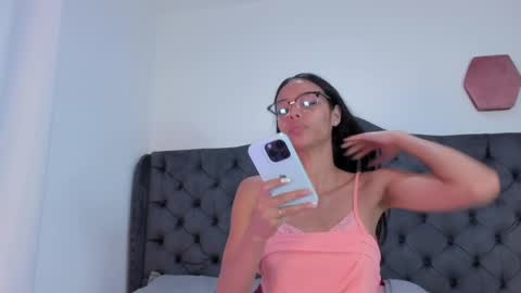 Snapshot of 1threestar chatting on 1, 4, 2026 1Threestar online show from 1, 4, 2026