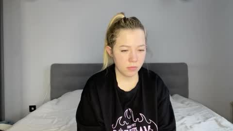 Snapshot of alyrasun chatting on 16, 3, 2026 Al online show from 16, 3, 2026