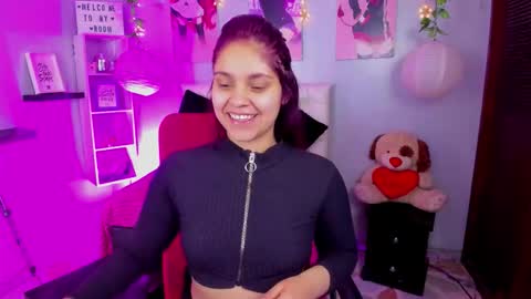 Snapshot of antonella_emma chatting on 19, 11, 2025 online show from 19, 11, 2025