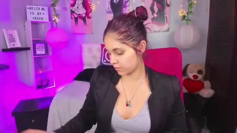 Snapshot of antonella_emma chatting on 15, 12, 2025 online show from 15, 12, 2025