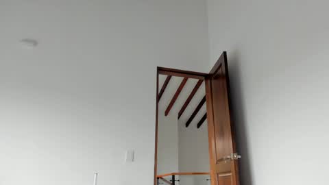 Snapshot of arilw1 chatting on 16, 4, 2026 Ari online show from 16, 4, 2026