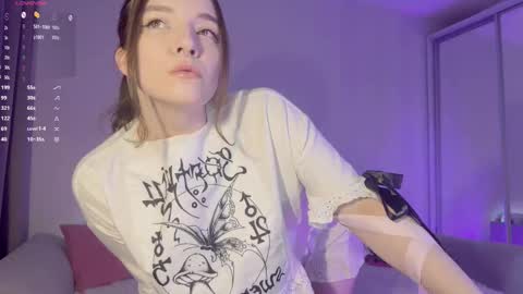 Snapshot of atomsyvuu chatting on 29, 3, 2026 Tilda or Tilly online show from 29, 3, 2026