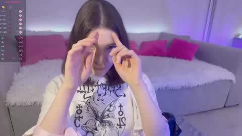 Snapshot of atomsyvuu chatting on 4, 4, 2026 Tilda or Tilly online show from 4, 4, 2026