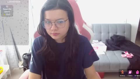 Azu  online show from 7, 3, 2026