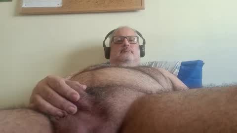 Snapshot of bigbearhector chatting on 25, 3, 2026 BigBearXXX online show from 25, 3, 2026