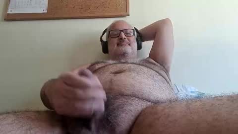 Snapshot of bigbearhector chatting on 28, 3, 2026 BigBearXXX online show from 28, 3, 2026