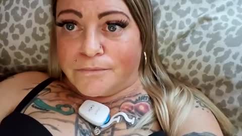 Snapshot of bigblueeyesmomma chatting on 28, 1, 2025 Tiffany online show from 28, 1, 2025