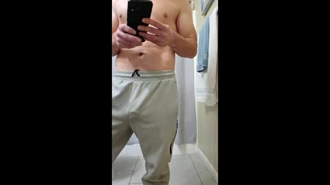 Snapshot of buckwildbrad37 chatting on 4, 12, 2025 buckwildbrad37 online show from 4, 12, 2025