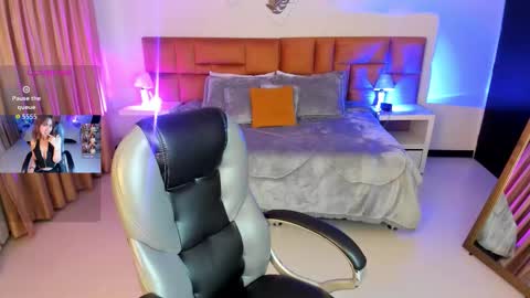 Snapshot of catti_brie_ chatting on 15, 11, 2025 catti_brie_ online show from 15, 11, 2025