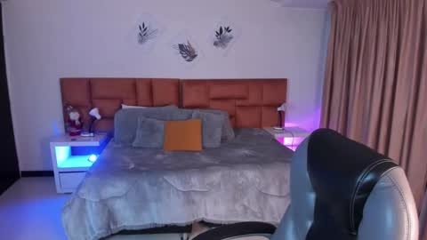 Snapshot of catti_brie_ chatting on 28, 11, 2025 catti_brie_ online show from 28, 11, 2025