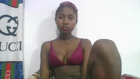 Snapshot of chantale483461 chatting on 26, 3, 2026 chantale483461 online show from 26, 3, 2026