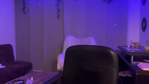 KAIA online show from 5, 1, 2025