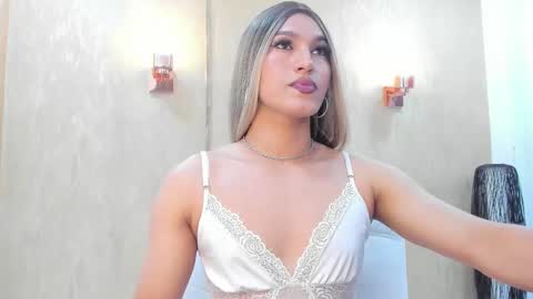 chloe_luxury online show from 6, 3, 2026