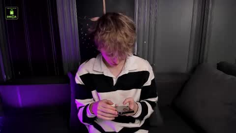 Snapshot of curlytwinkboy chatting on 14, 4, 2026 KEVIN online show from 14, 4, 2026