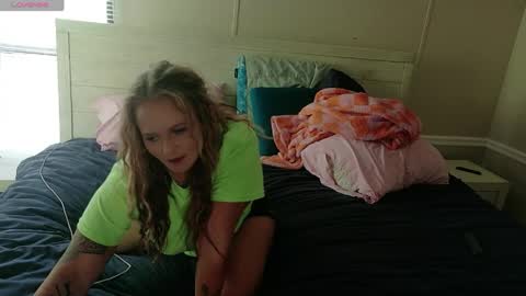 Snapshot of dixie_darling_ chatting on 13, 4, 2026 Dixie online show from 13, 4, 2026