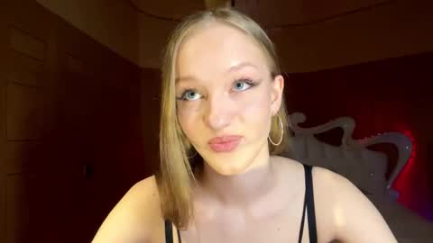 Snapshot of doreathagustave chatting on 18, 3, 2026 Anika online show from 18, 3, 2026