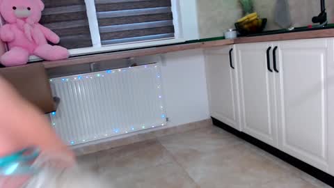 Snapshot of elisabeth_jason chatting on 28, 10, 2025 elisabeth_jason online show from 28, 10, 2025