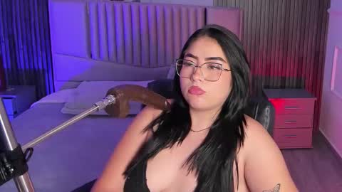 Snapshot of emberrvelvet chatting on 27, 3, 2026 Ember Velvet online show from 27, 3, 2026