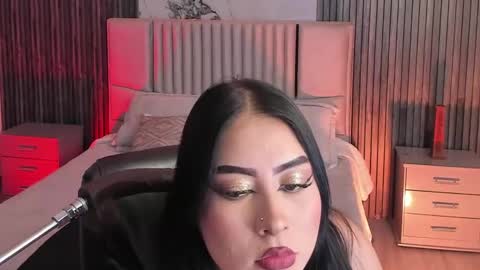 Snapshot of emberrvelvet chatting on 1, 4, 2026 Ember Velvet online show from 1, 4, 2026