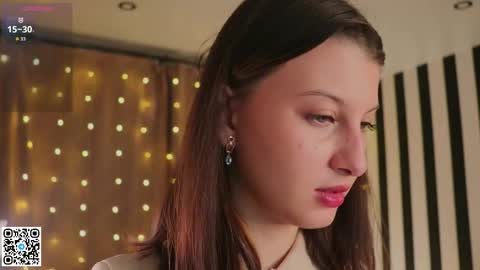 Snapshot of ethalhatchell chatting on 25, 11, 2025 Elsa online show from 25, 11, 2025