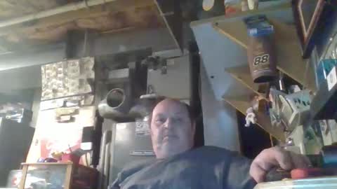 Snapshot of handiemanhere chatting on 29, 3, 2026 naked man online show from 29, 3, 2026