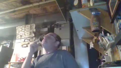 Snapshot of handiemanhere chatting on 10, 4, 2026 naked man online show from 10, 4, 2026