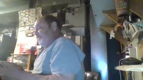 Snapshot of handiemanhere chatting on 14, 4, 2026 naked man online show from 14, 4, 2026