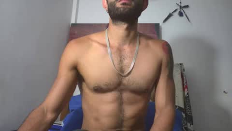 Snapshot of hideonbush051 chatting on 11, 3, 2026 hideonbush online show from 11, 3, 2026