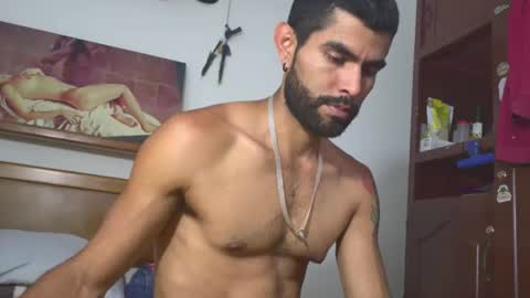 Snapshot of hideonbush051 chatting on 7, 4, 2026 hideonbush online show from 7, 4, 2026