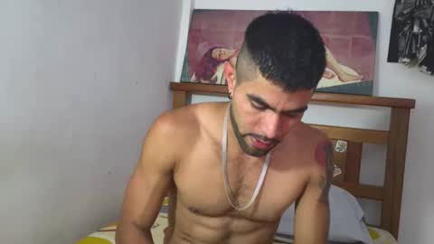 Snapshot of hideonbush051 chatting on 12, 4, 2026 hideonbush online show from 12, 4, 2026