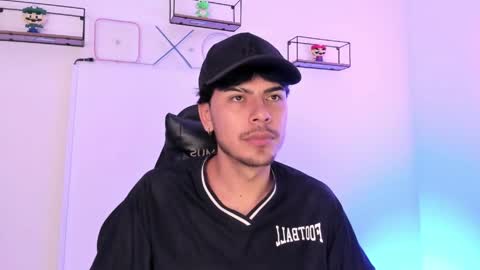 Snapshot of izack_01 chatting on 15, 4, 2026 izack_01 online show from 15, 4, 2026