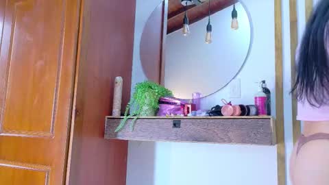 Jennifer vega  online show from 11, 3, 2026