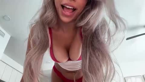 Snapshot of juliaabrooks chatting on 15, 12, 2025 Julia Brooks online show from 15, 12, 2025