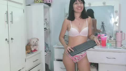 Snapshot of katty_lovely chatting on 15, 4, 2026 Katty online show from 15, 4, 2026