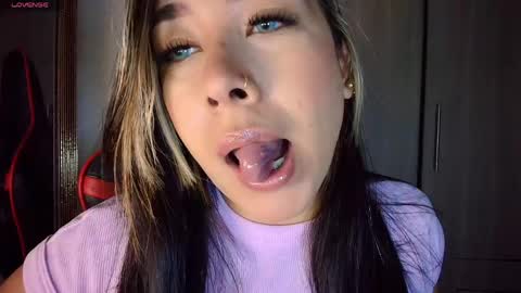 Snapshot of leahtemptation chatting on 11, 4, 2026 leah online show from 11, 4, 2026