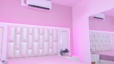 Snapshot of liia_collins chatting on 10, 4, 2026 Lia online show from 10, 4, 2026