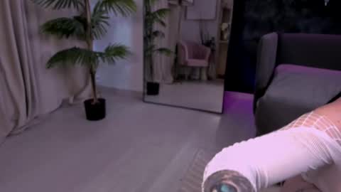 Snapshot of loraivone chatting on 8, 3, 2026 LoraIvone online show from 8, 3, 2026