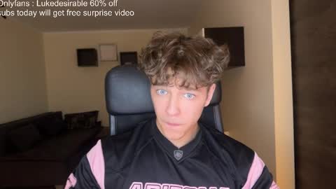 Snapshot of lukedesirable chatting on 8, 4, 2026 lukedesirable online show from 8, 4, 2026