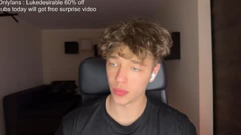 Snapshot of lukedesirable chatting on 15, 4, 2026 lukedesirable online show from 15, 4, 2026