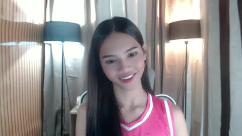 Snapshot of lykaloops chatting on 16, 3, 2026 LYKA LOOPS online show from 16, 3, 2026