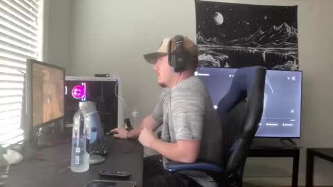 Snapshot of mattdawg13 chatting on 25, 3, 2026 MattDawg13 online show from 25, 3, 2026