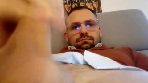 Snapshot of maxview67 chatting on 15, 12, 2025 Max online show from 15, 12, 2025