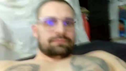 Snapshot of maxview67 chatting on 19, 12, 2025 Max online show from 19, 12, 2025