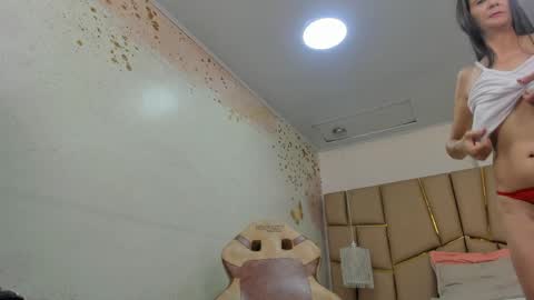 Meredith Huntt online show from 4, 4, 2026