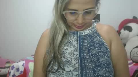 Molly Bunny online show from 17, 2, 2025