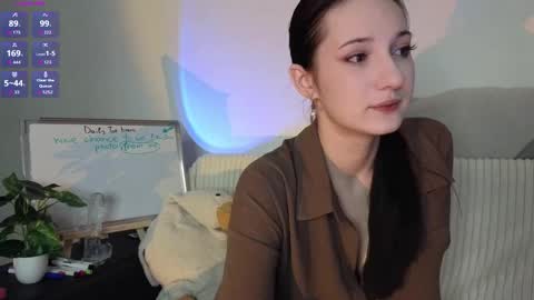 Mia online show from 3, 12, 2025