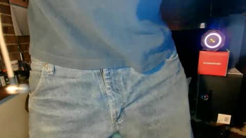 Snapshot of nfgwholoves2cum chatting on 1, 4, 2026 NFG Nice Friendly Guy Dick online show from 1, 4, 2026