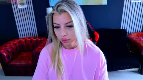 Snapshot of nicole___19 chatting on 10, 4, 2026 Nico online show from 10, 4, 2026