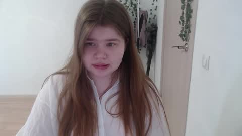  MellY  online show from 4, 3, 2026