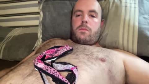 Snapshot of owenfn2 chatting on 22, 12, 2025 Owen2022 online show from 22, 12, 2025